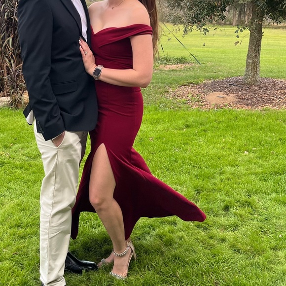 Lulus Dresses & Skirts - Lulus wine red formal dress